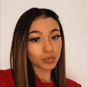 Meet your Posher, Leslie